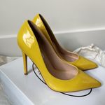 Steve Madden Orkid yellow patent heels pumps 4in Heel size 6 Photo 2