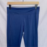 Tommy Bahama Women's  Blue Mid Rise Cropped Athletic Leggings size small Photo 1