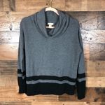 Akini  sweater‎ Photo 3