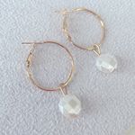 Gold hoops + pearl Photo 1