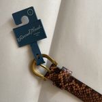 Universal Threads Women’s Brass Toned Horseshoe Buckle Exotic Coral Faux Leather Belt size large Photo 2