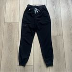 FIGS  High Waisted Zamora Jogger Scrub Pants in Core Black Size XS Photo 11