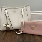 Guess White Purse Photo 0