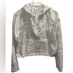 Susie B‎ Fitness White Camo Cropped Windbreaker Photo 0