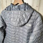 The North Face Women's Gray Blue Puffer Zip Jacket Womens Size Small Photo 4