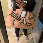 Steve Madden NWT Duffle Pink Luggage Bag
Carry On Retail $199 Photo 7