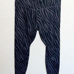 Nike  Zebra Striped Cropped Women’s Black And Grayish Purple Leggings Photo 0