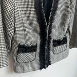 White House | Black Market WHBM Open Cardigan Blazer Sz 10 White Ruffle Accent Cropped Jacket Large Photo 2