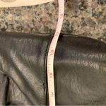 Bueno  NWT handbag large bow detail on front chain strap. Faux leather Photo 3