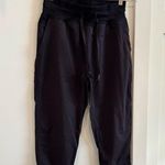 Lululemon Dance Studio Mid-Rise Cropped Pant Lightweight Swift Fabric Size 2 Photo 2