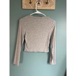 TikTok Famouse Heather Gray Long Sleeve Crop Top Shirt Photo 4