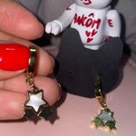 Gold star ⭐️ mother of pearl Huggies stainless steel earrings Photo 7