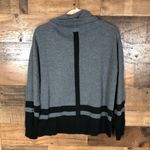 Akini  sweater‎ Photo 7