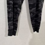 Athleta  Triumph Jogger, Black Camo Lux‎ SIZE M Photo 6
