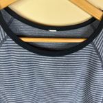 Lululemon  Size 8‎ Turn Around Long Sleeve Blue Gray Striped Thumb Holes Medium Photo 4
