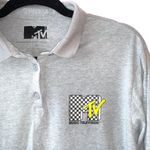 MTV Brand MTV Light Gray Collared Graphic Long Sleeve Cropped Tee Photo 2