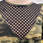 Forever 21 Women’s  cropped camouflage shirt Photo 11