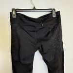 Lululemon  cropped leggings black animal print and mesh size 8 Photo 4