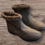 Khombu  Women's Addison All-Weather Boots Dark Black/Grey Size 9 Photo 1