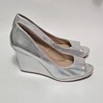 Manhattan Collection Silver Metallic Peep Toe Wedge Heels Size 8 Photo 1