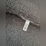 Sundays  - Josette Vest - Black Compact Photo 15