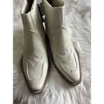 Forever 21  white booties cowgirl, cowboy size 6 Photo 1