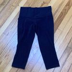 Athleta Salutation Stash Pocket II Capri Size M in navy Photo 1
