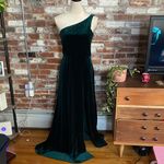 Jenny Yoo  Cybill One Shoulder Dress with Slit in Emerald Green Size 8 Photo 2