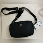 Lululemon NWT Crossbody Camera Bag Black Gold, Adjustable Strap Photo 4