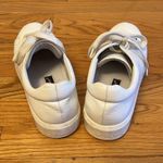 White color Genuine leather women sneaker Size 7 Photo 3