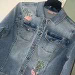 Chico's Flamingo Embroidered Ladies Denim Jacket Sz2 Medium Wash Boho Beachy EUC Photo 1