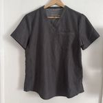 Fabletics  Women's Method 2-Pocket Scrub set 
EUC Photo 3