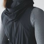 Lululemon Rare  Go the Distance Vest Black Size 6 | Retired 2015 Release Photo 4