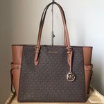 Michael Kors Purse Photo 0