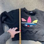 adidas Originals adicolor bold cropped sweatshirt in black SMALL Photo 7