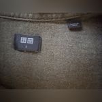 Uniqlo  Olive Green Woman’s Shirt 🌴 Photo 3