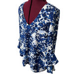 Vince Camuto Floral Ruffle V-Neck Loose Blouse Top Flutter Sleeve Blue NWT Small Photo 4