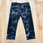 Alo Yoga | Women's Black Gray Marble Granite Print High Waist Capri Leggings, M Photo 1