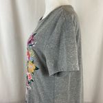 Umgee Gray T-Shirt Dress with Embroidered Multicolored Flowers Size Small Photo 3