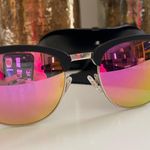 DIFF eyewear Blair Sunglasses Photo 1