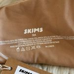 SKIMS  Fits Everybody Scoop Plunge Bra Clay Size 38A Photo 6