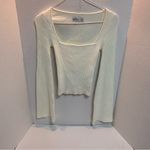 Hollister  Co. Women’s Long Flared Sleeve Sweater Size XS White Photo 4