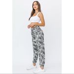 Le lis ATTENTION CAMO PAPERBAG JOGGERS Photo 4