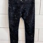 Lululemon  Wunder Under Crop ll Full On Luon in Star Crushed Coal Black. Size 6. Photo 5