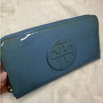 Tory Burch  Blue Patent Leather Zip Around Wallet Photo 2