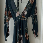 Floral Deep V Photo 0