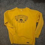 Iowa Hawkeyes Hoodie Yellow Size L Photo 0