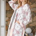 Morgan Lane  x FabFitFun Blush Pink Satin Floral Robe Kimono Style Size S/M Photo 3