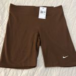 Nike Women’s  Mid-Rise Bike Shorts Photo 3