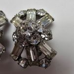 Vintage emerald shape rhinestone silver tone metal clip on earrings Photo 3